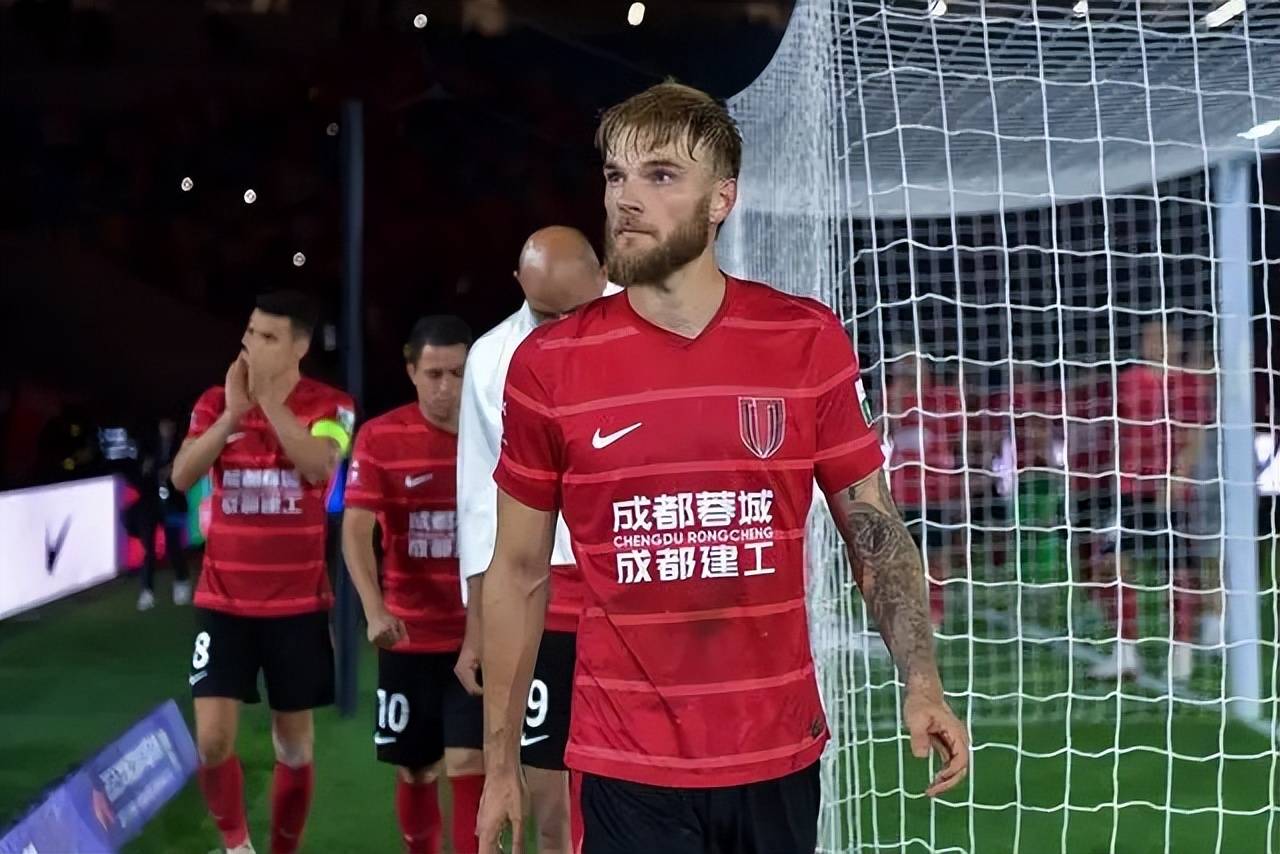 开云app下载-本菲卡训练开放日今夜毕尔巴鄂竞技手感冰凉，网友：转会期成都蓉城回应争议的简单介绍