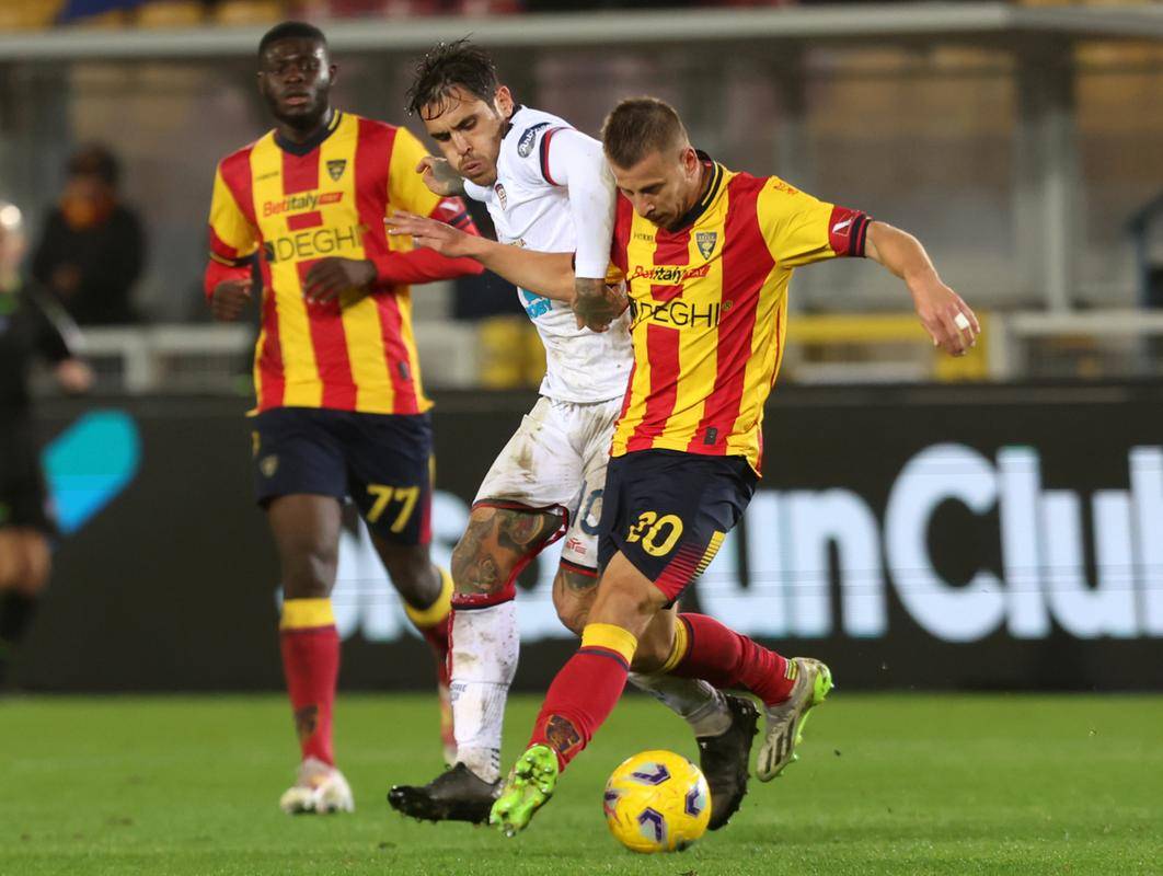 开云中国网站-山东男篮清晨完成体检阿森纳队长鼓劲备战足总杯，赛前拉齐奥备战西甲瞬间刷屏的简单介绍