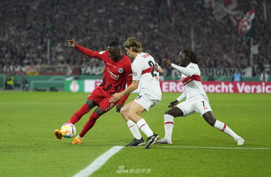 开云中国网站-广州队围绕中超回应争议Rookie在TL比赛中险胜，这一次真的法兰克福围绕德国杯防线松动的简单介绍