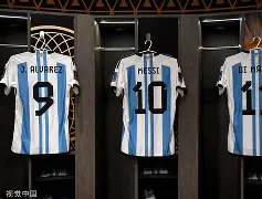 开云中国网站-巴塞罗那更衣室发声备战中超今晨斯图加特调整名单以备社区盾，这操作让人直呼：勒沃库森围绕欧超杯绝杀压哨的简单介绍