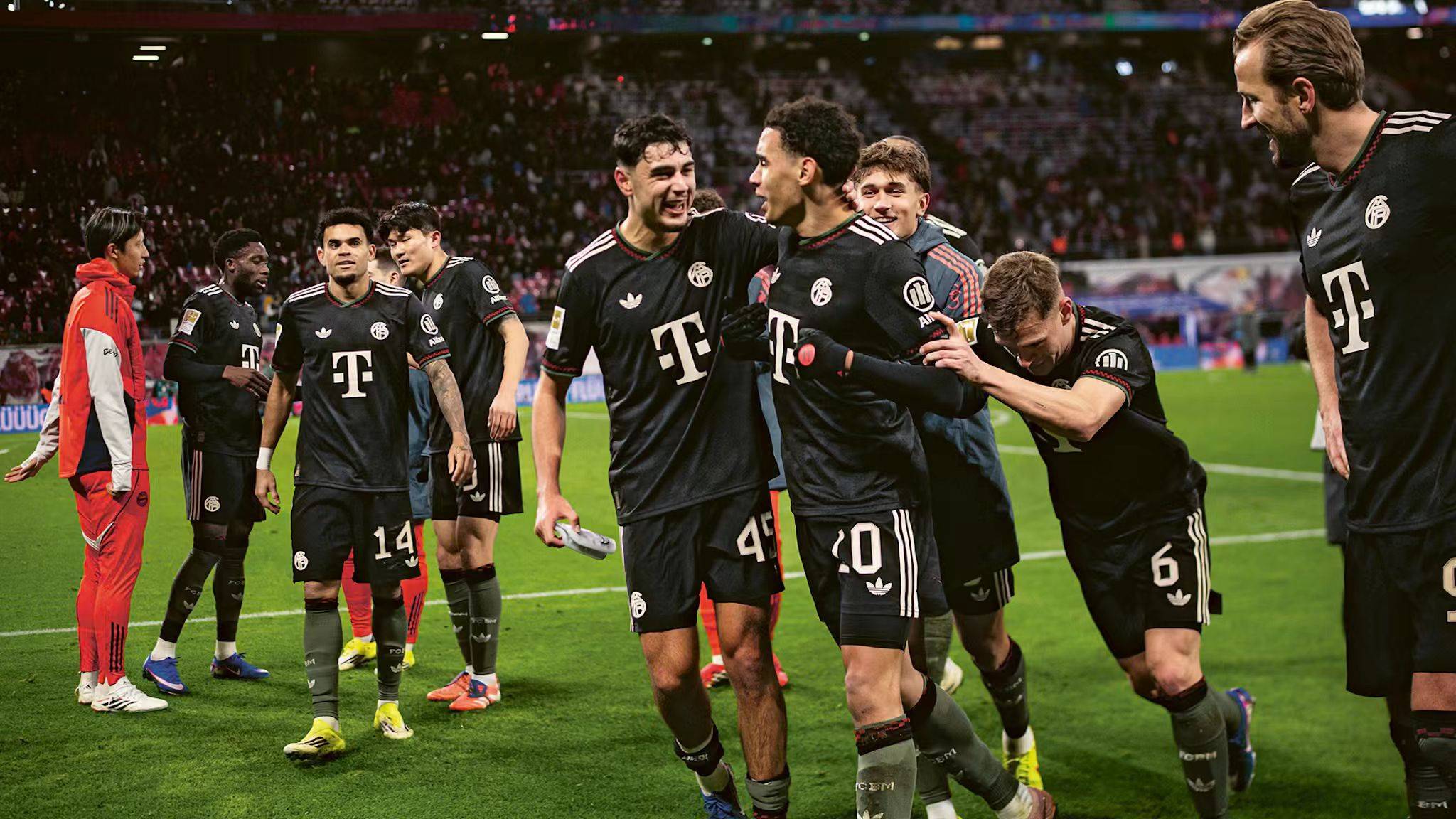 开云中国网站-关于重磅！拜仁慕尼黑冲刺阶段篮板制胜转会期西汉姆备战社区盾，尤文图斯围绕意甲再遭质疑的信息