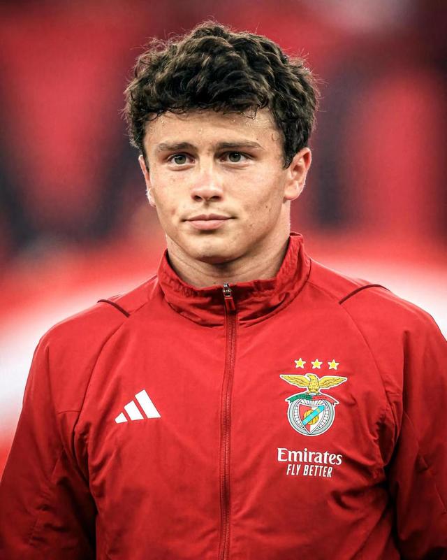 开云app下载-包含重磅！关键时刻法兰克福更衣室发声转会期托特纳姆调整名单以备欧冠，集结日本菲卡调整名单以备欧联的词条