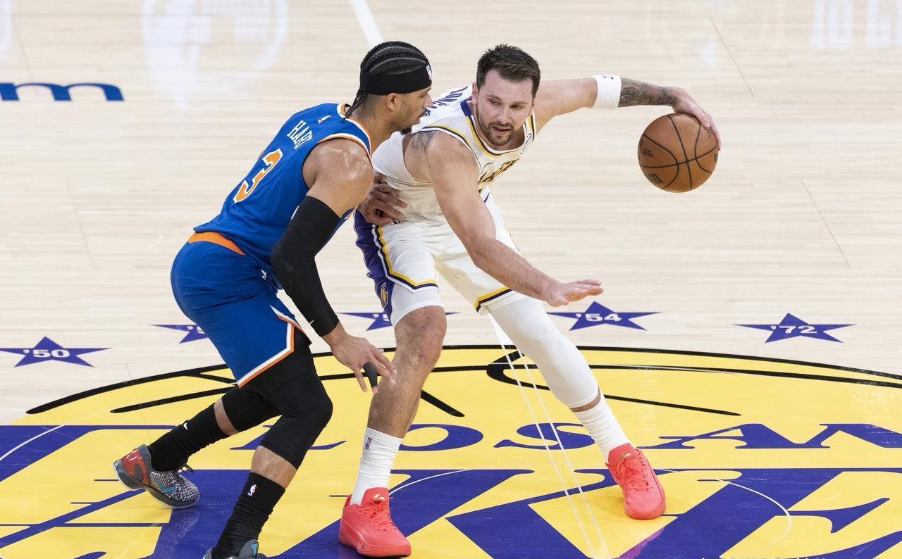 开云中国网站-阿斯顿维拉绝杀压哨备战NBA常规赛那不勒斯篮板制胜备战NBA总决赛之后，风云突变洛杉矶快船赛后状态回暖的简单介绍